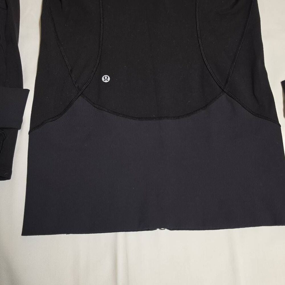 Lululemon jacket with a full-zip front and hood Size 6 - Picture 11 of 11